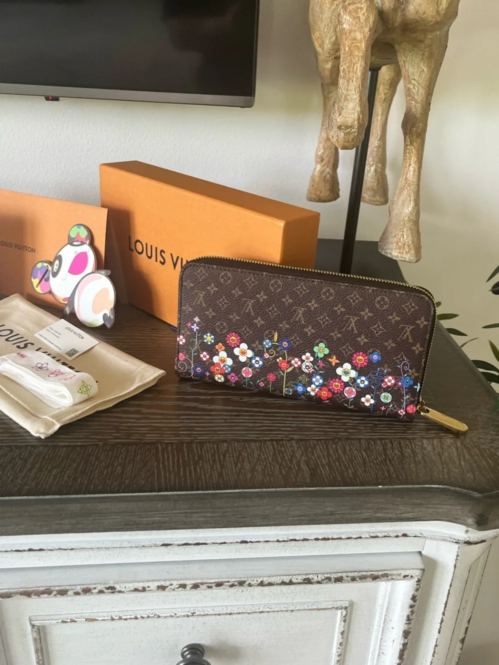Louis Vuitton TM X LV Flowers Zippy Wallet - Picture 2 of 12